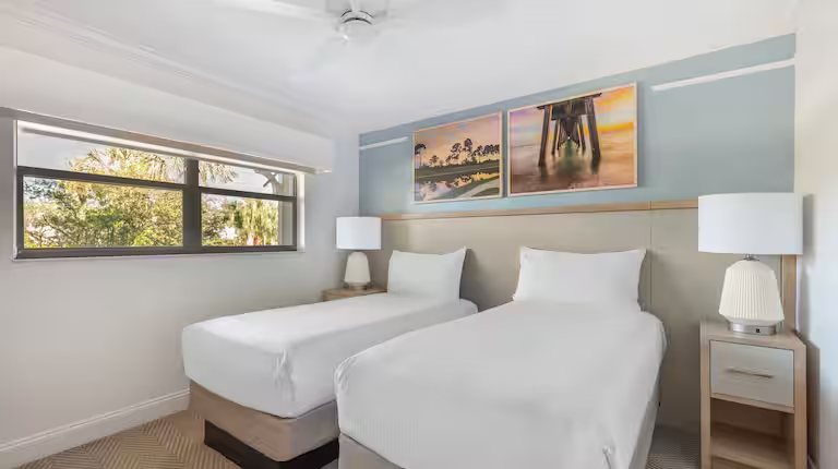 Hilton Vacation Club Charter Club Naples Bay — Guest room