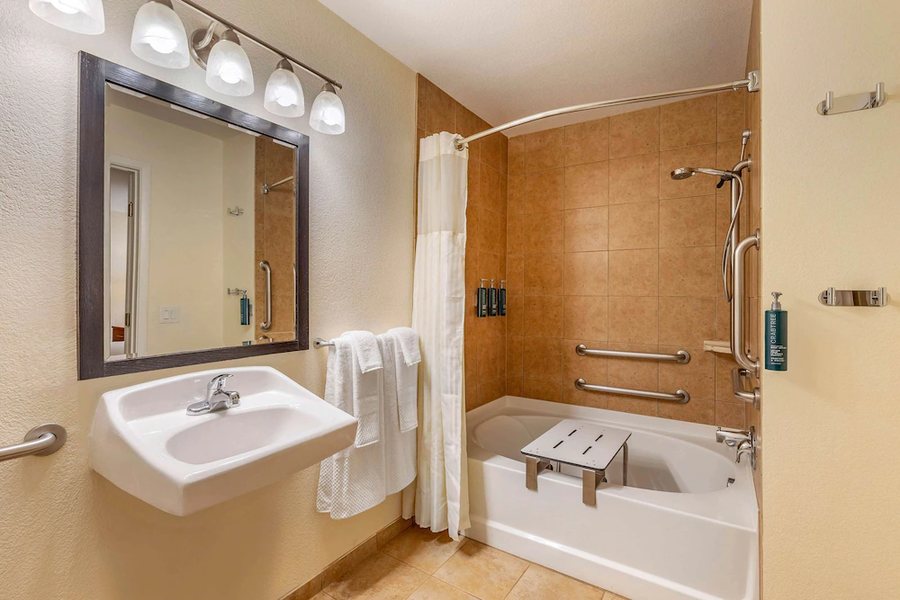 Hilton Vacation Club Desert Retreat Las Vegas — Bathroom