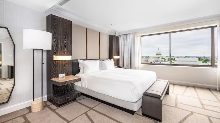 Hilton Washington DC Capitol Hill — Guest room