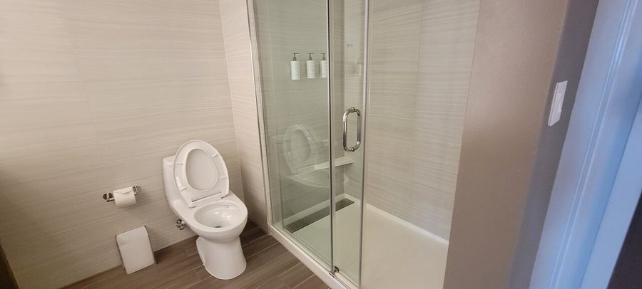 Hilton Washington DC National Mall The Wharf Washington DC District of Columbia — Bathroom