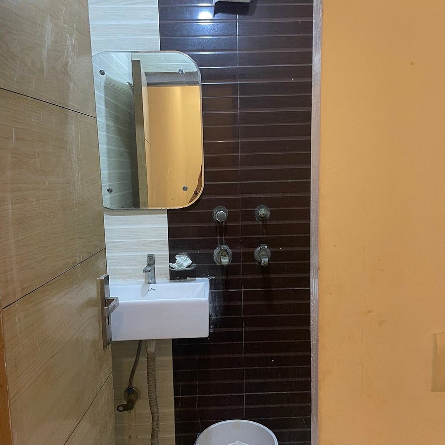 Hindustan by Backpackers Heaven — Bathroom