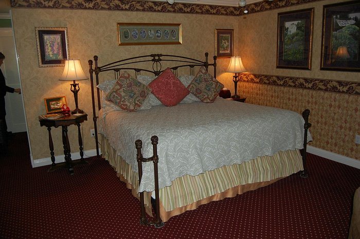 Hippensteal s Mountain View Inn — Guest room