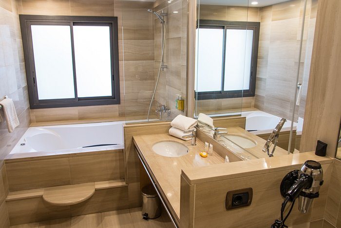 Hispanos 7 Suiza Barcelona Catalonia — Bathroom