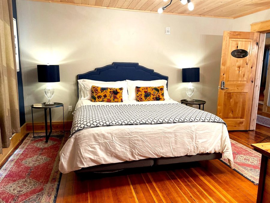 Historic Central Hotel — Guest room