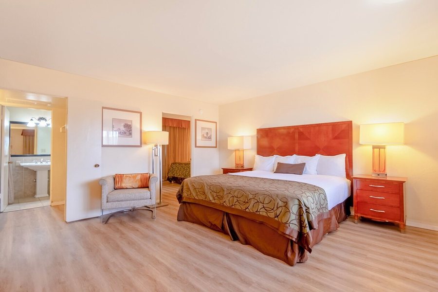 Historic Coronado Motor Hotel by OYO — Guest room