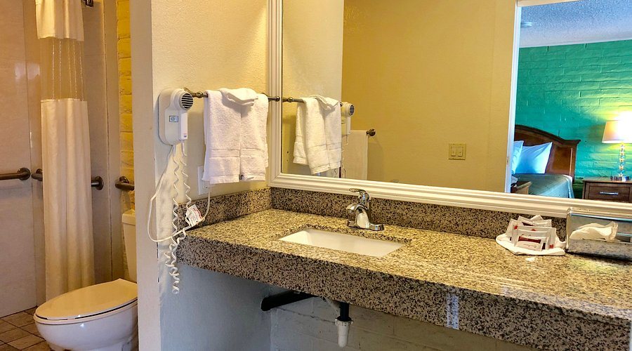Hitchin Post Rv Park Las Vegas Nevada — Bathroom