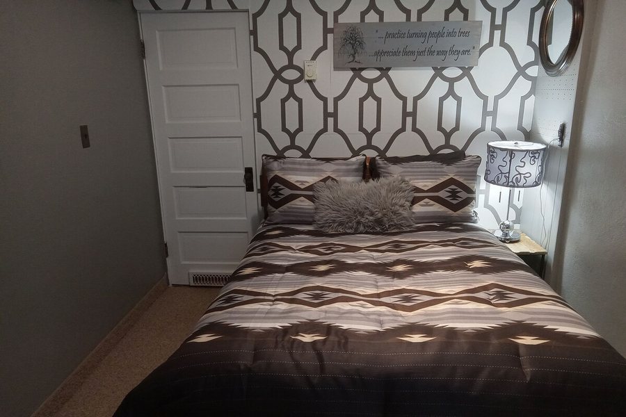 Hitching Horse Inn — Guest room