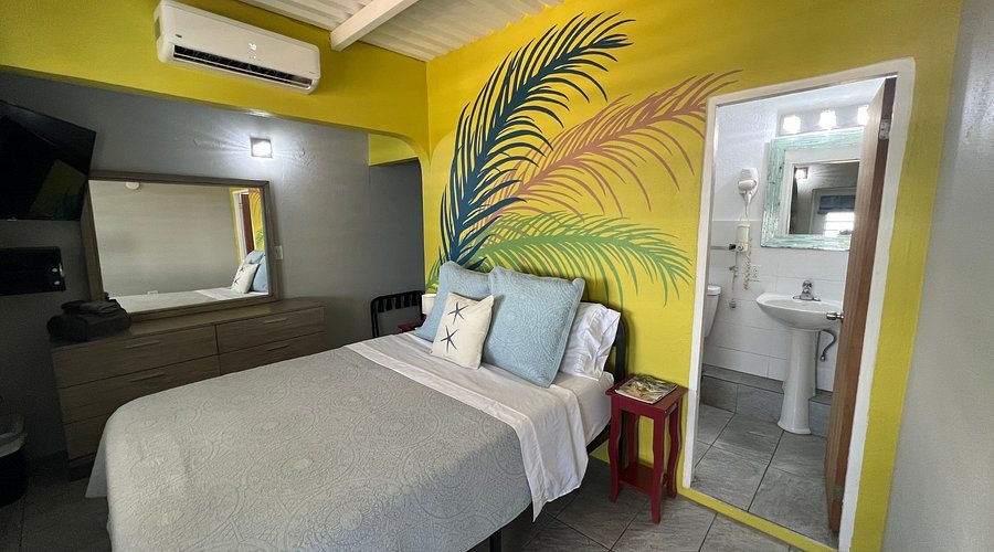 Hix Island House — Guest room
