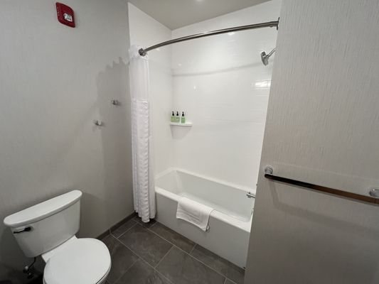 Hocking Hills Lodge Conference Center — Bathroom