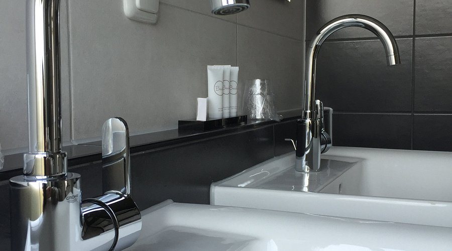 Hoeve Te Gast — Bathroom