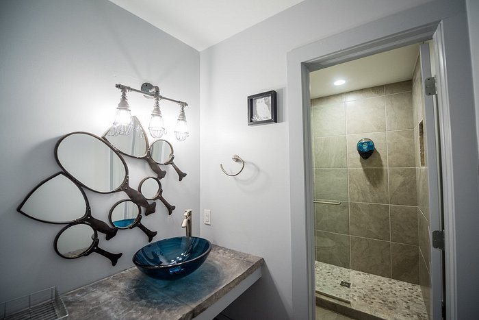Hogsveil Cottages — Bathroom