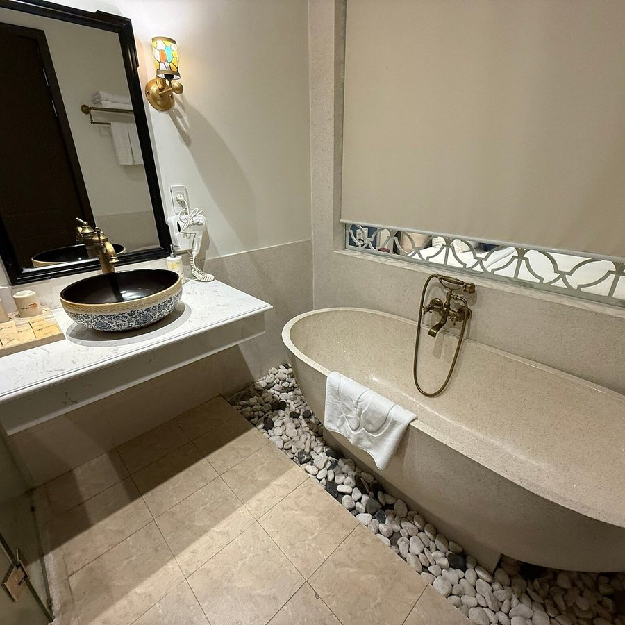 Hoi An Blue Sky Boutique Hotel Spa — Bathroom