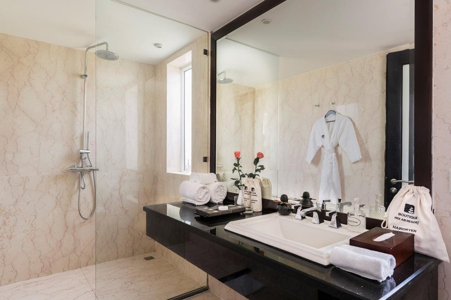 Hoi An Field Boutique Resort Spa — Bathroom