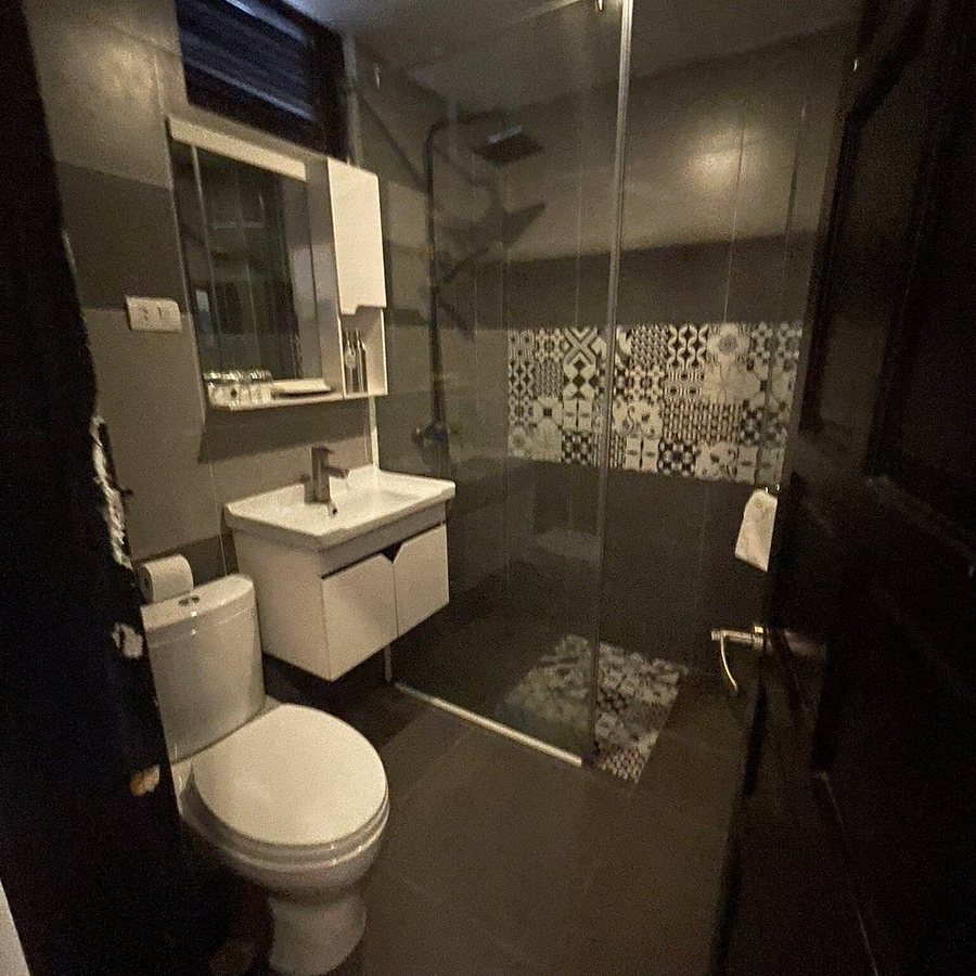 Hoian Nostalgia Hotel Spa — Bathroom