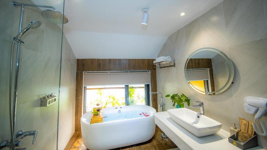 Hoianan Boutique Hotel — Bathroom