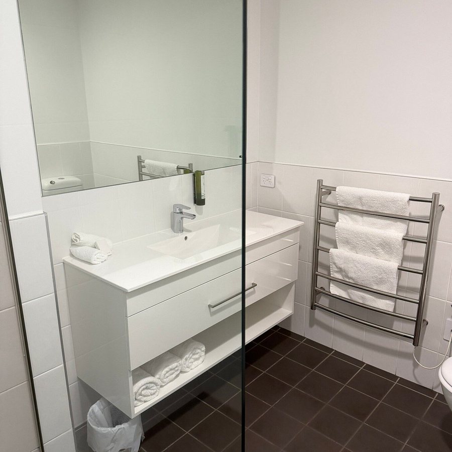Hokitika s Kiwi Holiday Park and Motels — Bathroom