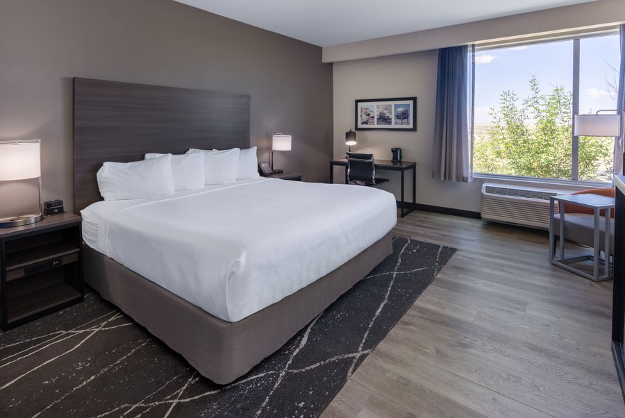 Holbrook Petrified Forest KOA — Guest room