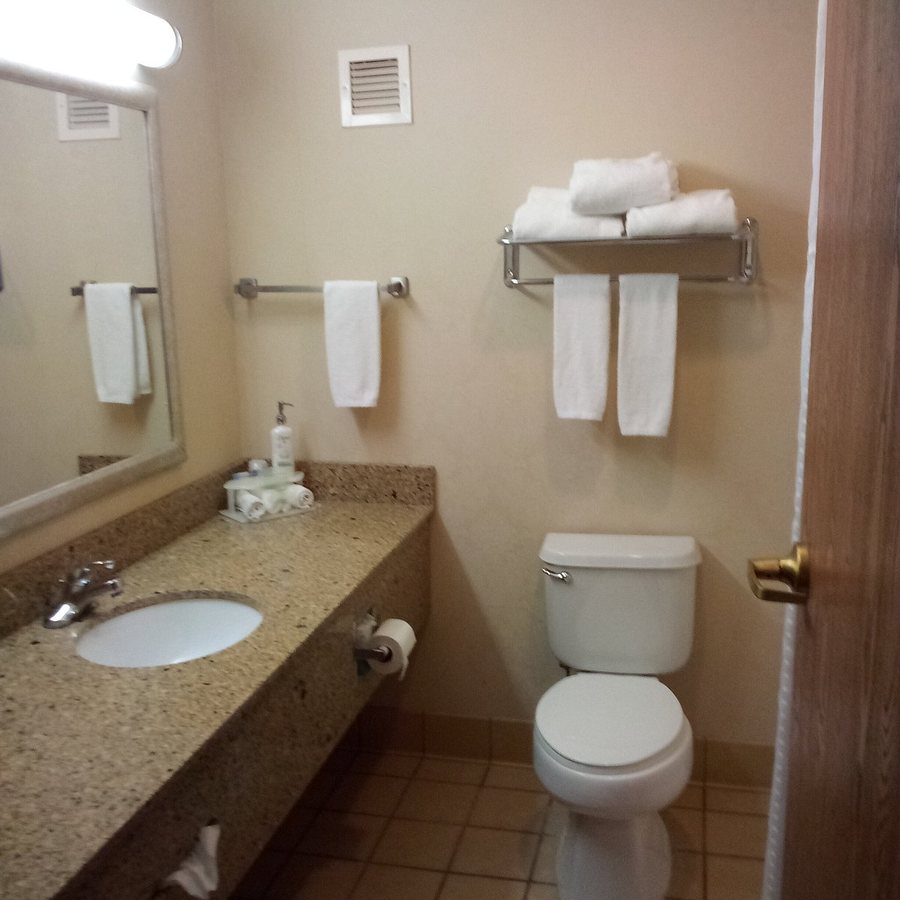 Holiday Inn Abilene North College Area by IHG — Bathroom