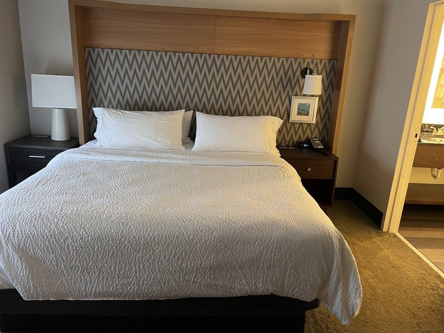 Holiday Inn Allentown bethlehem by IHG — Guest room