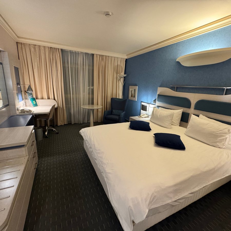 Holiday Inn Athens Airport By IHG — Guest room