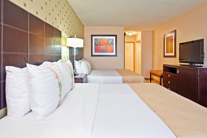 Holiday Inn Bloomington University Area by IHG — Guest room