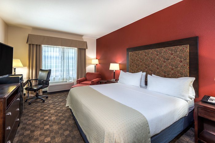 Holiday Inn Casper East Medical Center by IHG — Guest room