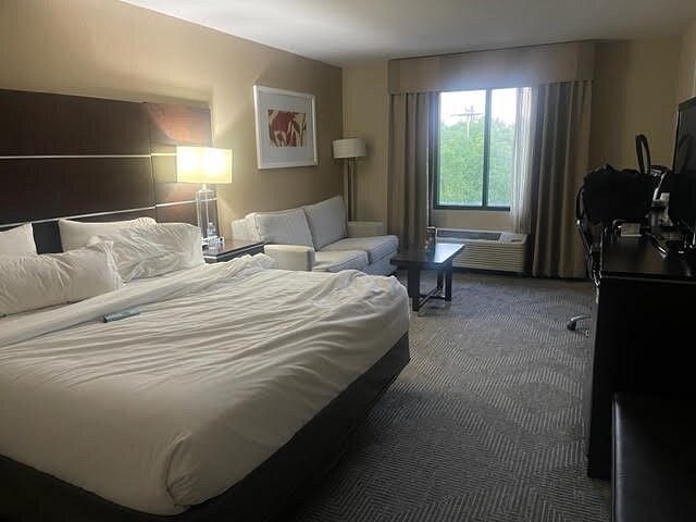 Holiday Inn Charlotte airport Conf Ctr By IHG — Guest room