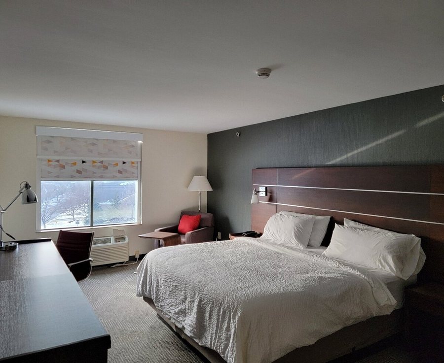 Holiday Inn Cincinnati Liberty Way By IHG — Guest room