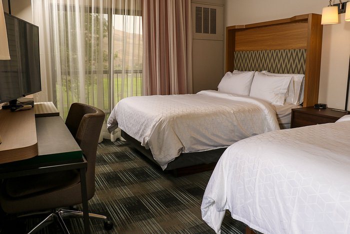 Holiday Inn Clarkston Lewiston by IHG — Guest room