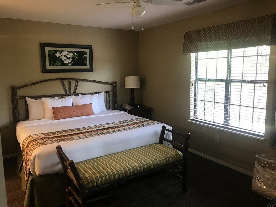 Holiday Inn Club Vacations Holiday Hills Resort Branson — Guest room
