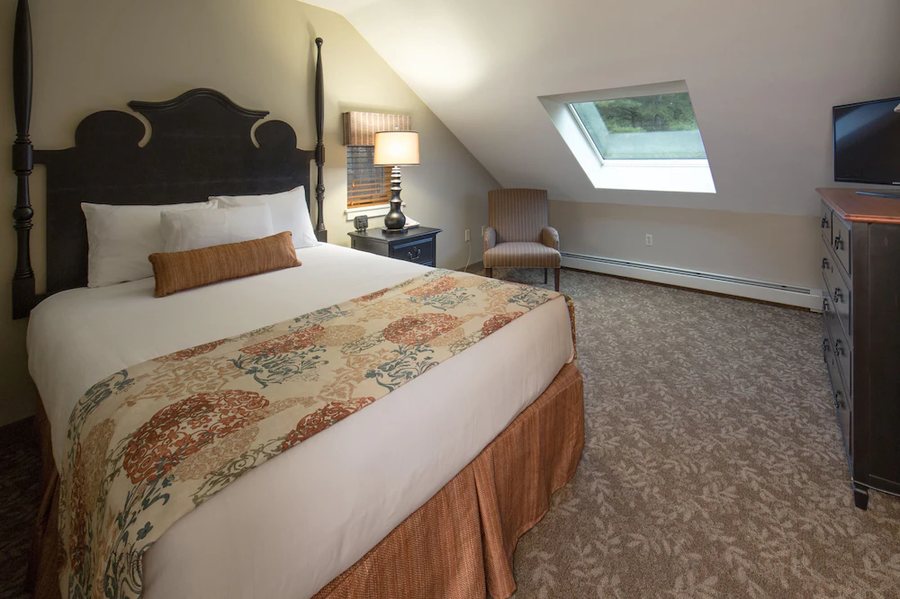 Holiday Inn Club Vacations Mount Ascutney Resort — Guest room