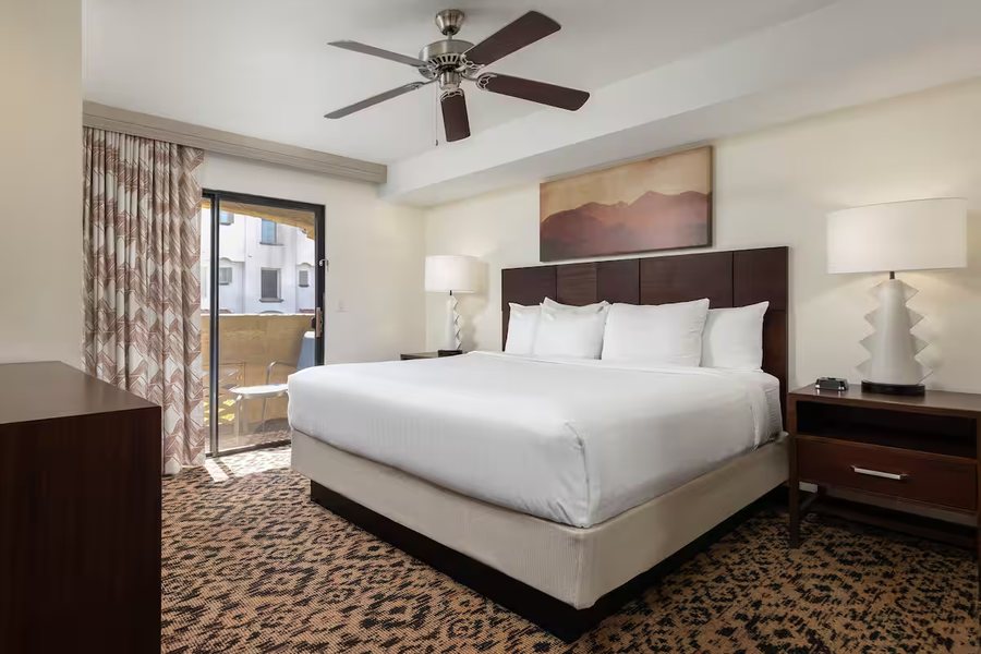 Holiday Inn Club Vacations Scottsdale Resort — Guest room