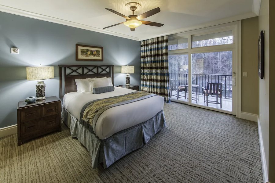 Holiday Inn Club Vacations Smoky Mountain Resort — Guest room