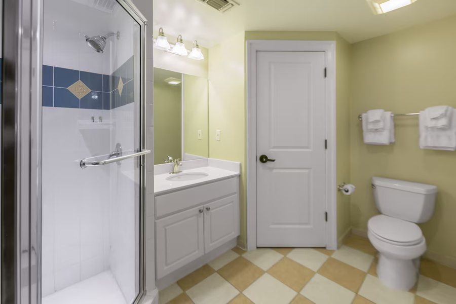 Holiday Inn Club Vacations South Beach Resort — Bathroom