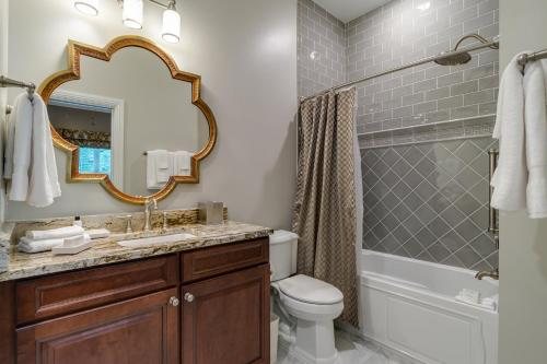 Holiday Inn Club Vacations Williamsburg Resort — Bathroom