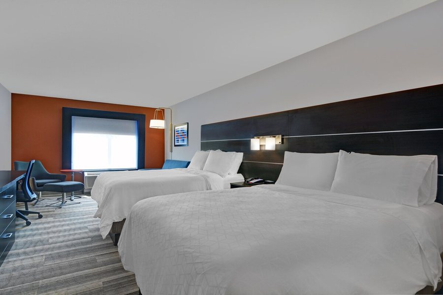 Holiday Inn Express Atmore North By IHG — Guest room