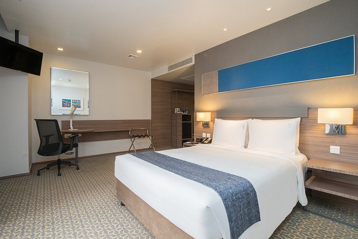 Holiday Inn Express Bangkok Sathorn By IHG — Guest room