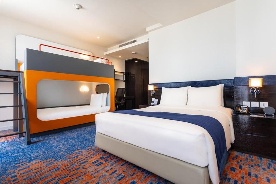 Holiday Inn Express Bangkok Siam By IHG Bangkok — Guest room