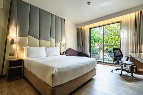 Holiday Inn Express Bangkok Sukhumvit 11 by IHG — Guest room