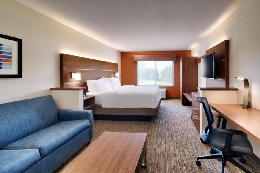 Holiday Inn Express Billings East by IHG Billings Montana — Guest room