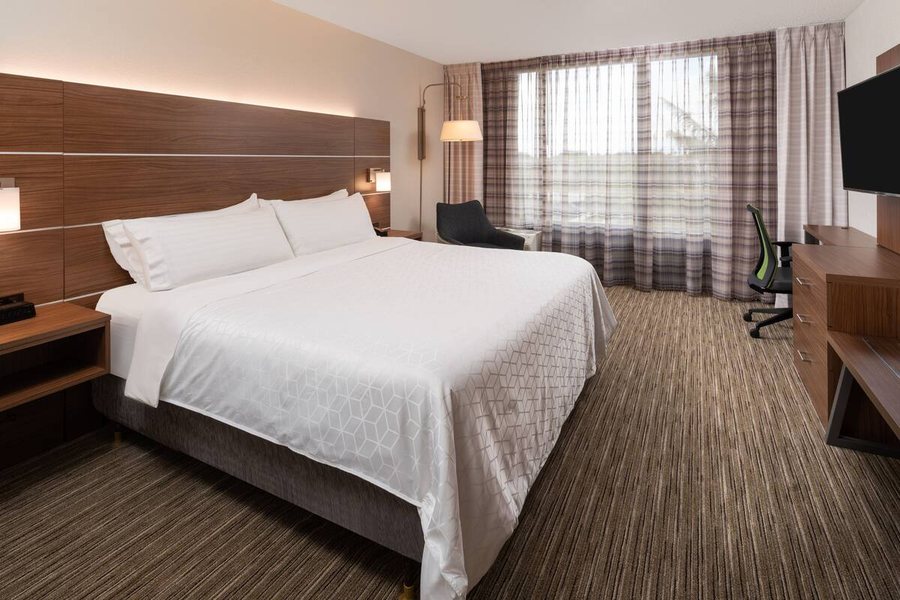 Holiday Inn Express Boca Raton west By IHG — Guest room