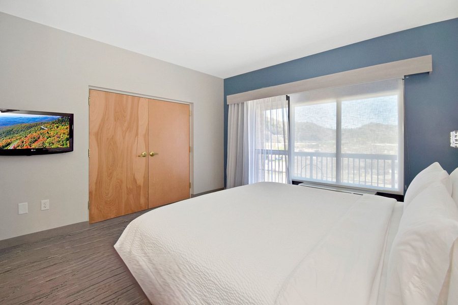 Holiday Inn Express Boone by IHG — Guest room