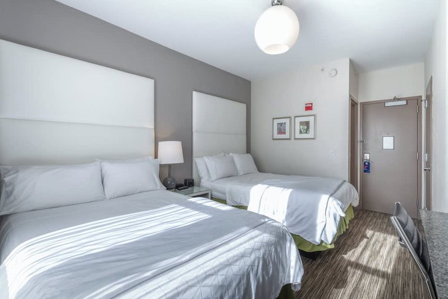 Holiday Inn Express Chicago Magnificent Mile By IHG — Guest room