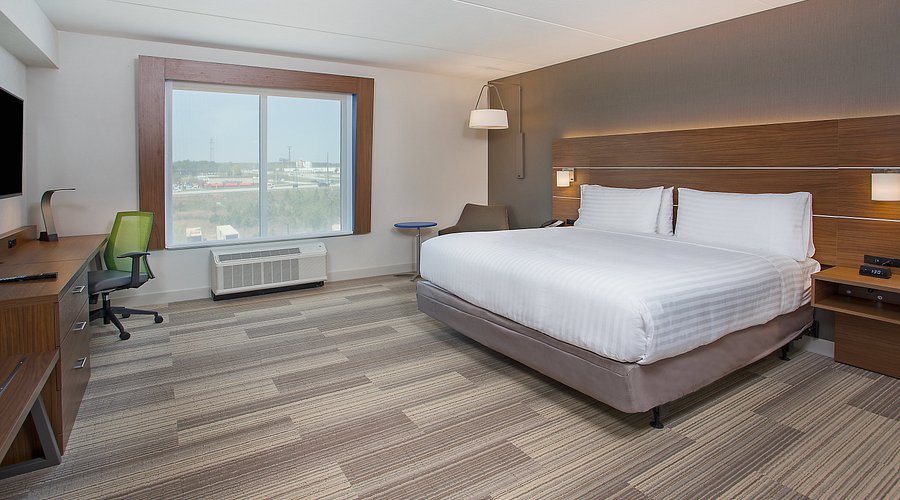 Holiday Inn Express Covington madisonville By IHG — Guest room