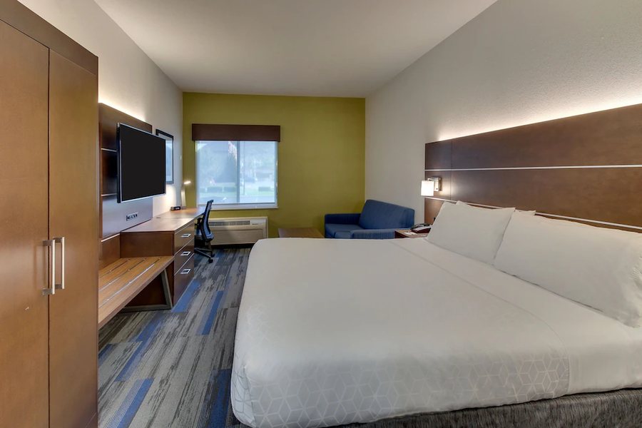 Holiday Inn Express Fishkill mid Hudson Valley By IHG — Guest room