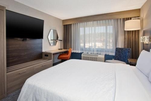 Holiday Inn Express Flagstaff by IHG — Guest room