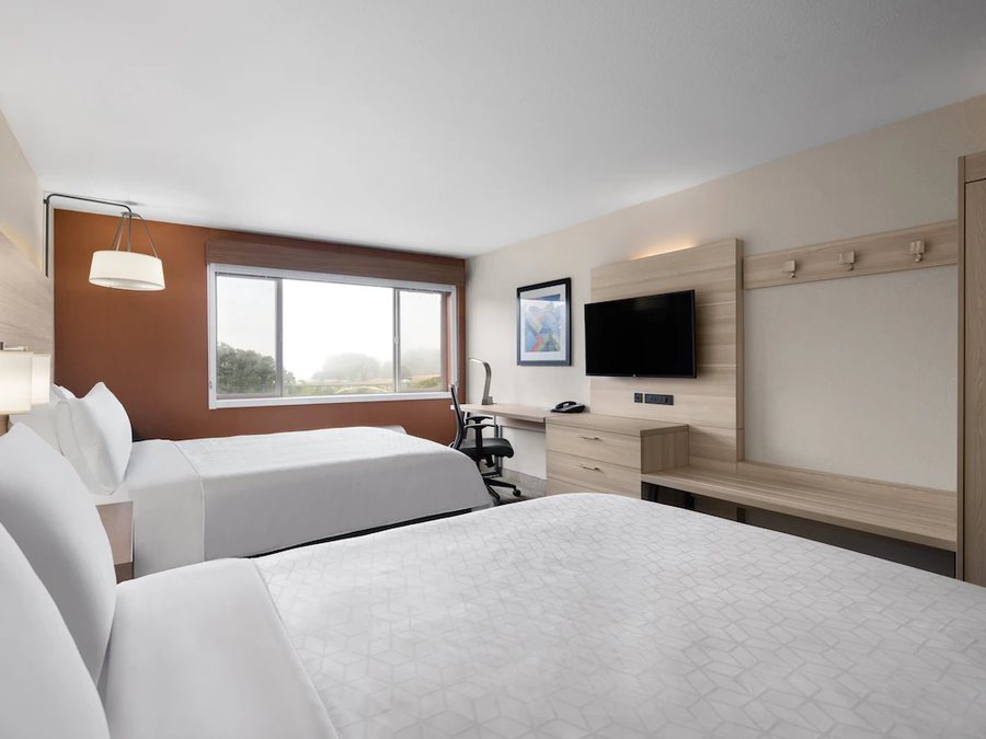 Holiday Inn Express Fort Bragg by IHG — Guest room