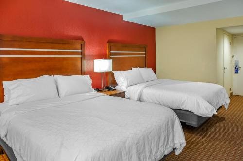 Holiday Inn Express Harrisburg Sw Mechanicsburg By IHG — Guest room