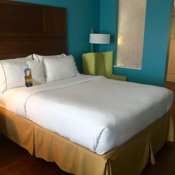 Holiday Inn Express Indianapolis Fishers By IHG — Guest room