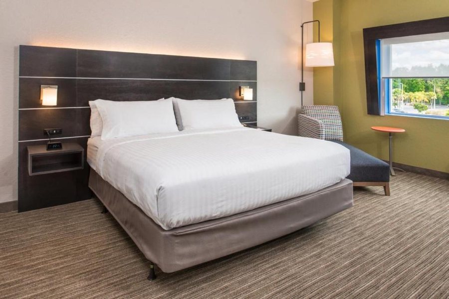 Holiday Inn Express Jacksonville East By IHG — Guest room